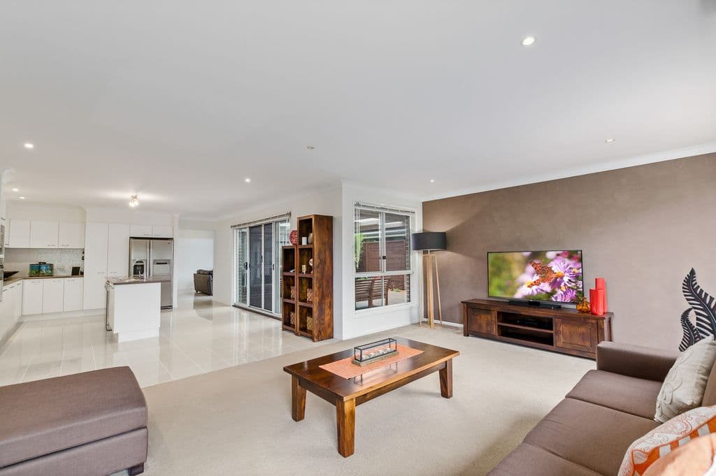 3 Athanlin Avenue, Haywards Bay NSW 2530, Haywards Bay - Thumbnail 2
