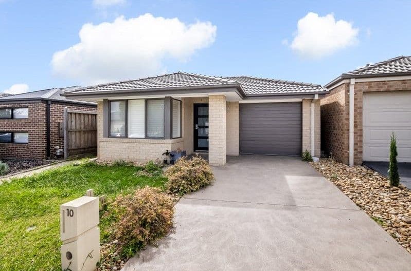 10 Guinea Flower Drive, Cranbourne West VIC 3977, Cranbourne West - Image 1