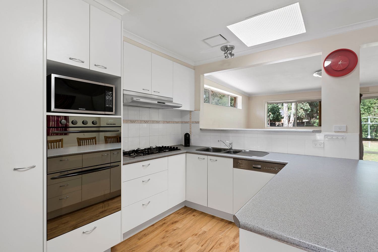 4 Bishop Avenue, Diamond Creek VIC 3089, Diamond Creek - Thumbnail 2
