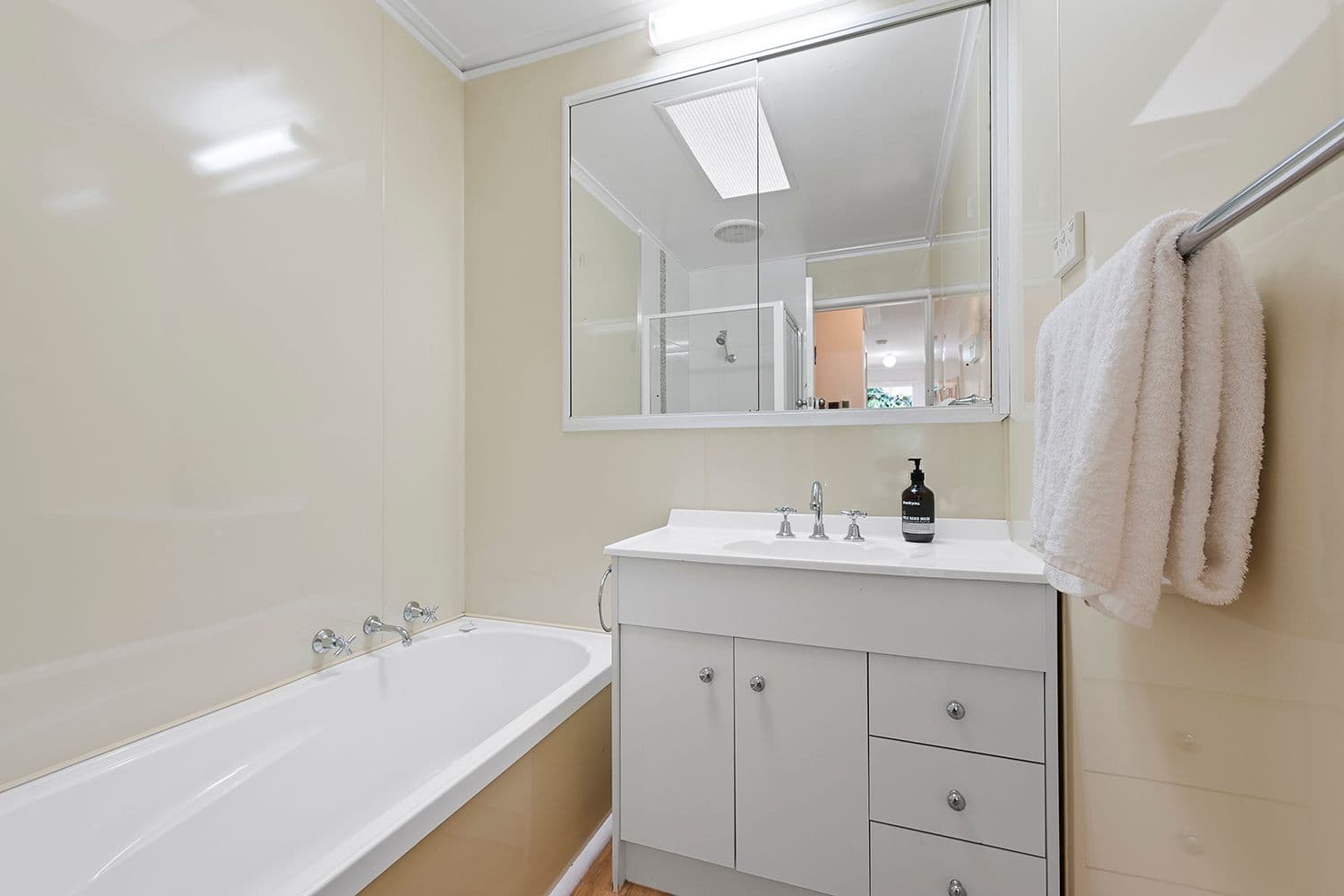 4 Bishop Avenue, Diamond Creek VIC 3089, Diamond Creek - Thumbnail 7