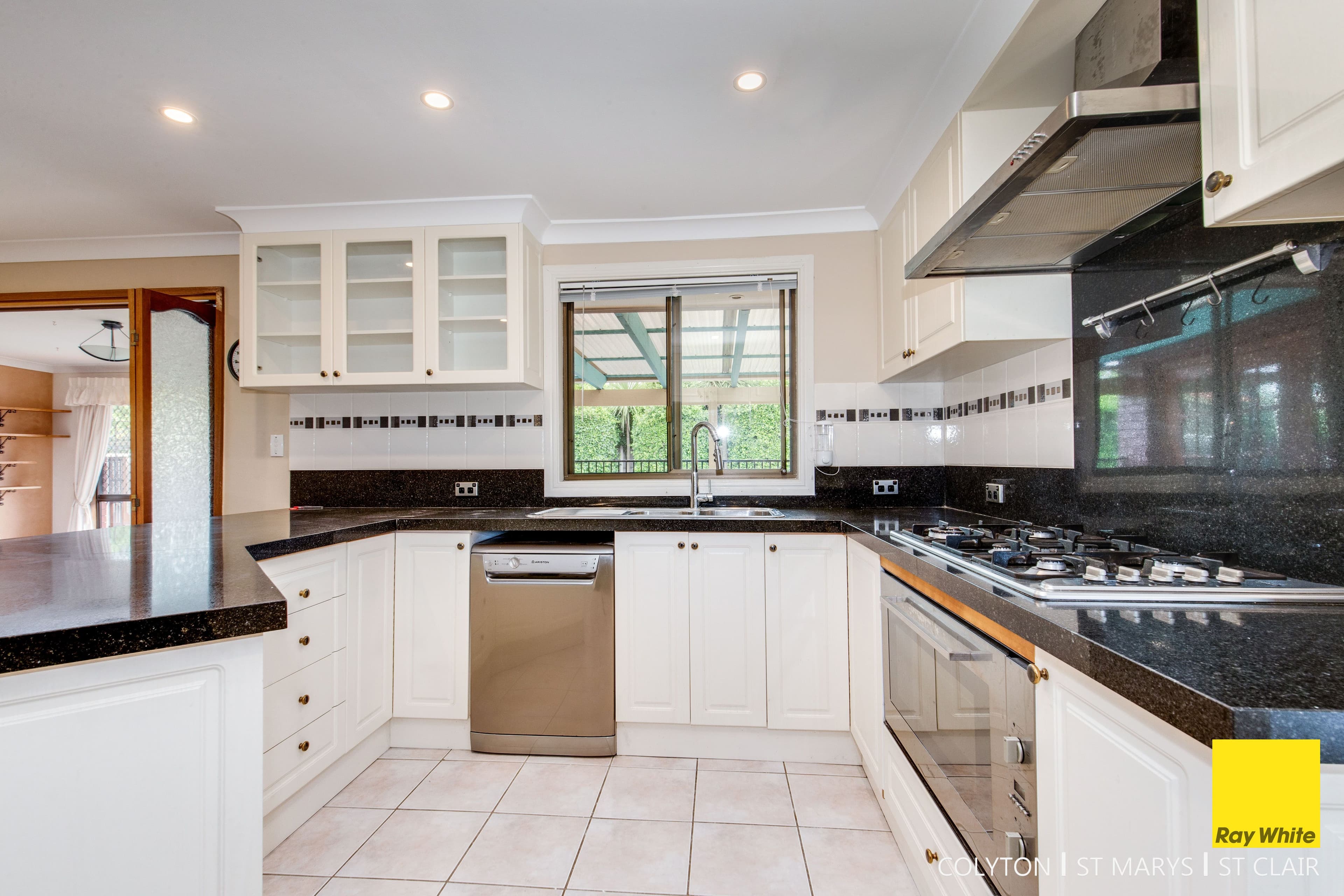 3 Witley Close, St Marys - Thumbnail 5