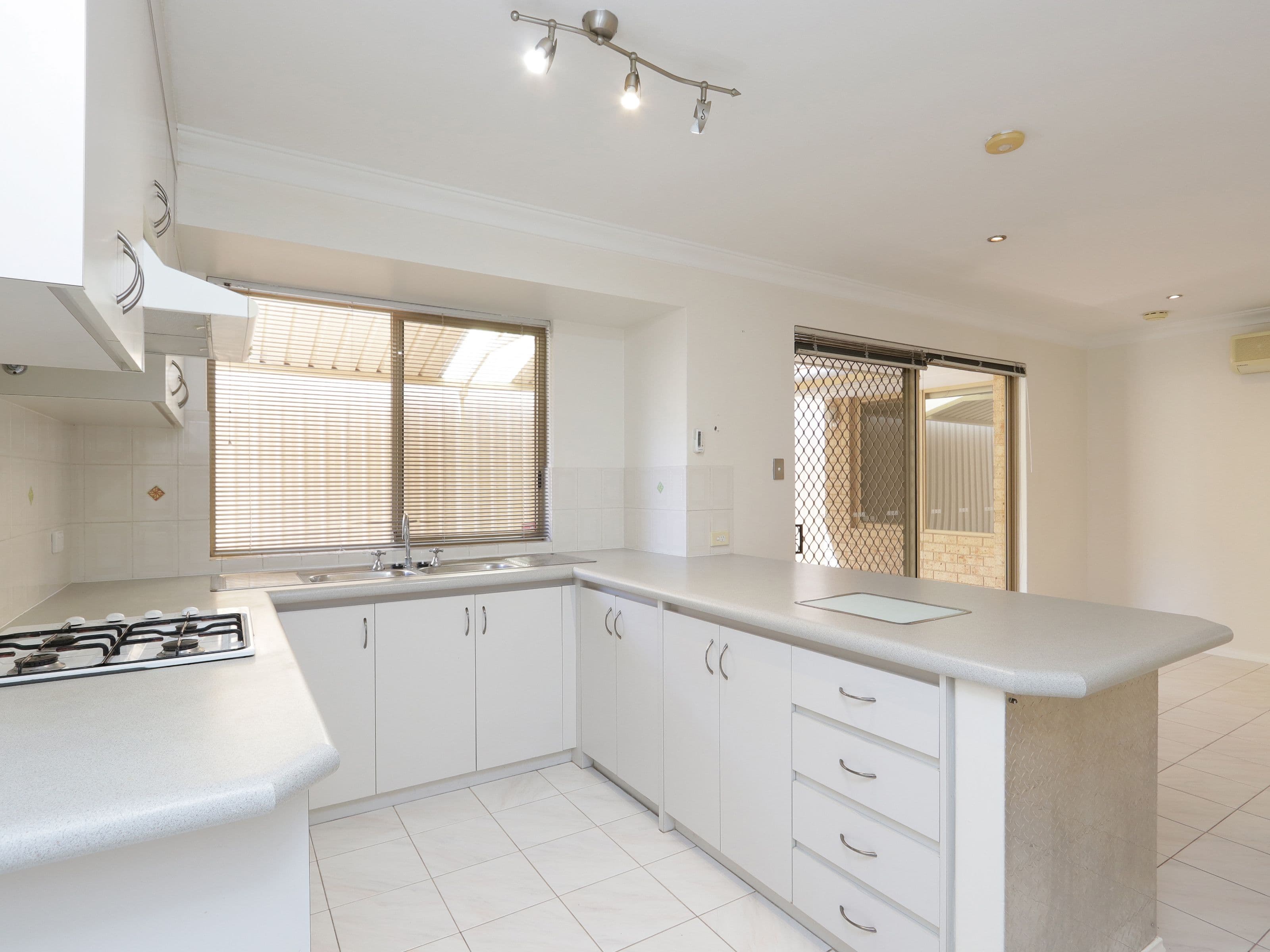 15 Miller Street, Victoria Park WA 6100, Victoria Park - Thumbnail 2