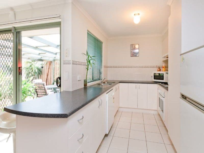 38 Statesman Avenue, ROXBURGH PARK VIC 3064, Roxburgh Park - Thumbnail 3