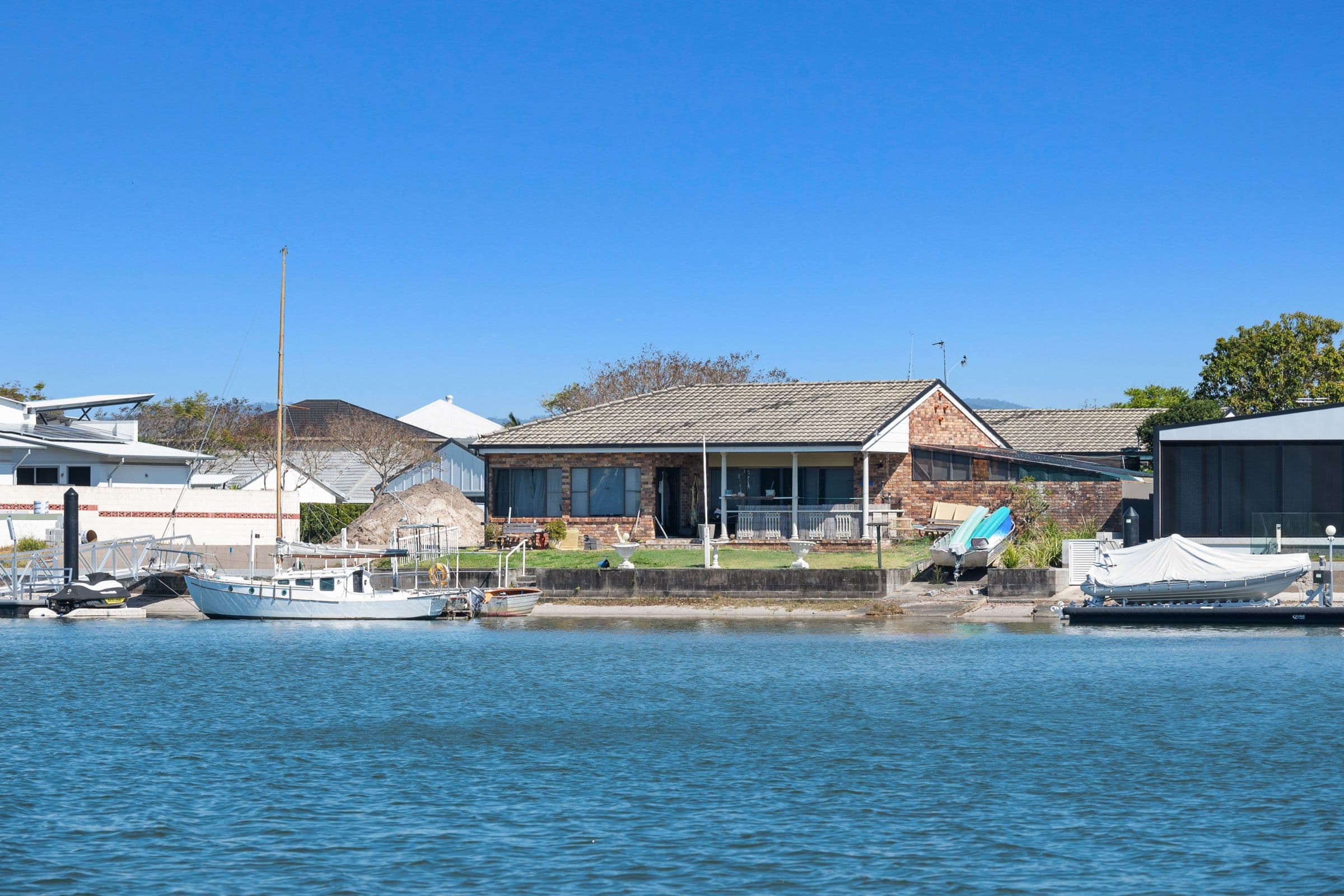 19 Lindsay Parade, Paradise Point QLD 4216, Paradise Point - Thumbnail 4