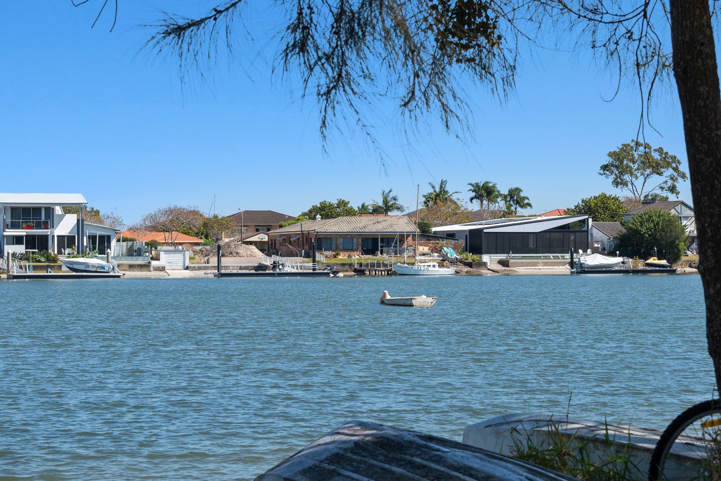 19 Lindsay Parade, Paradise Point QLD 4216, Paradise Point - Thumbnail 6