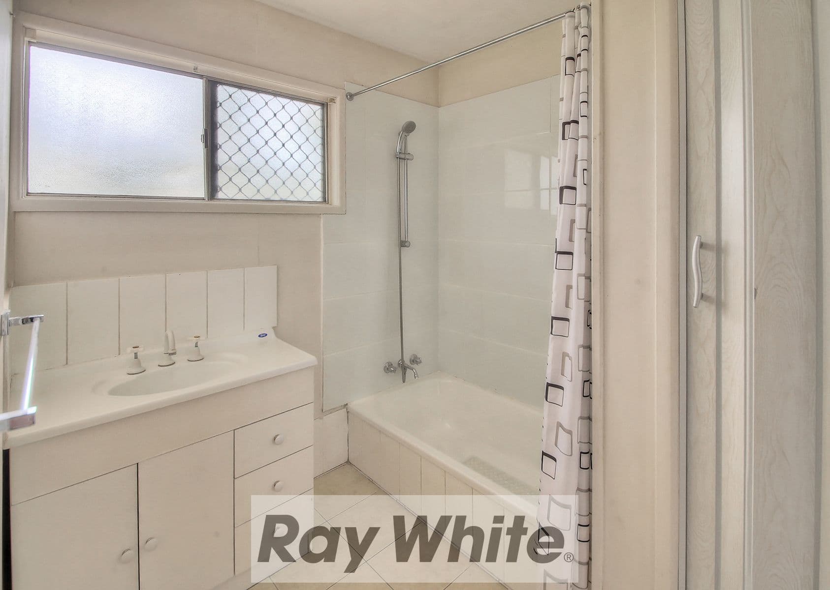 96 Jean Street, Woodridge QLD 4114, Woodridge - Thumbnail 8