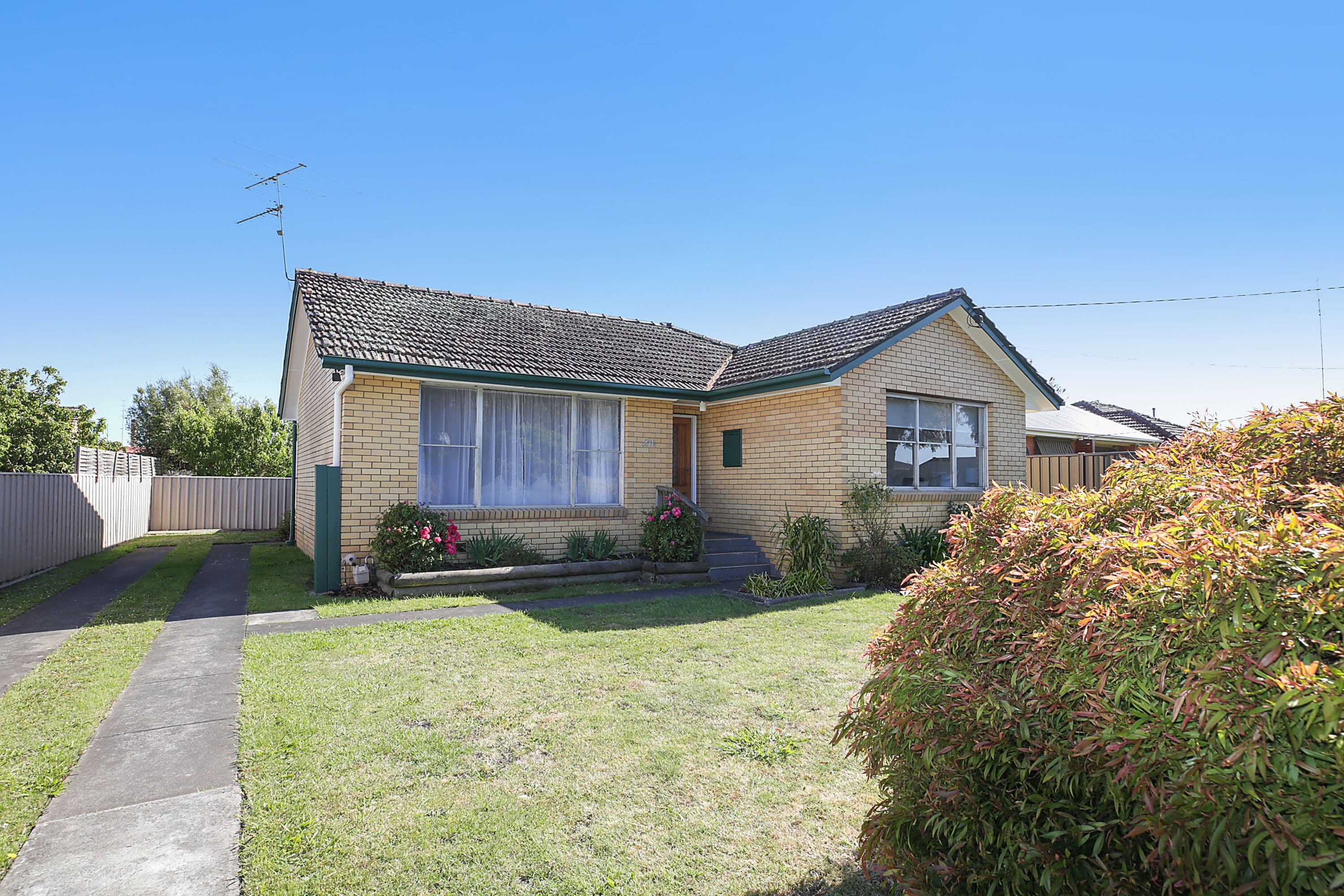 211 Hearn Street, Colac VIC 3250, Colac - Image 1