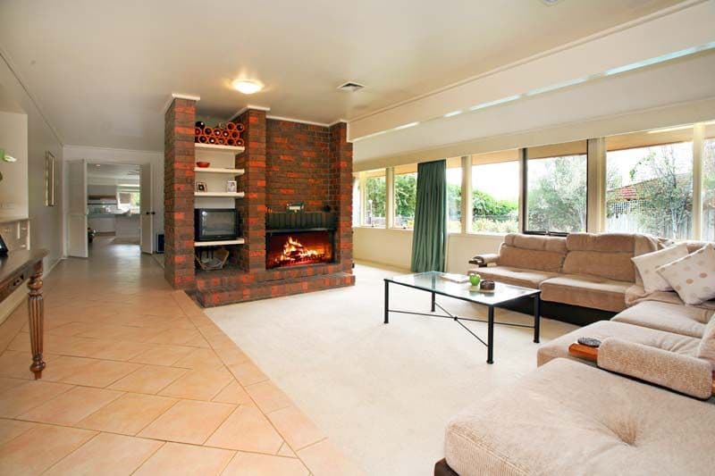 4  Penhurst Court, GLEN WAVERLEY VIC 3150, Glen Waverley - Thumbnail 2