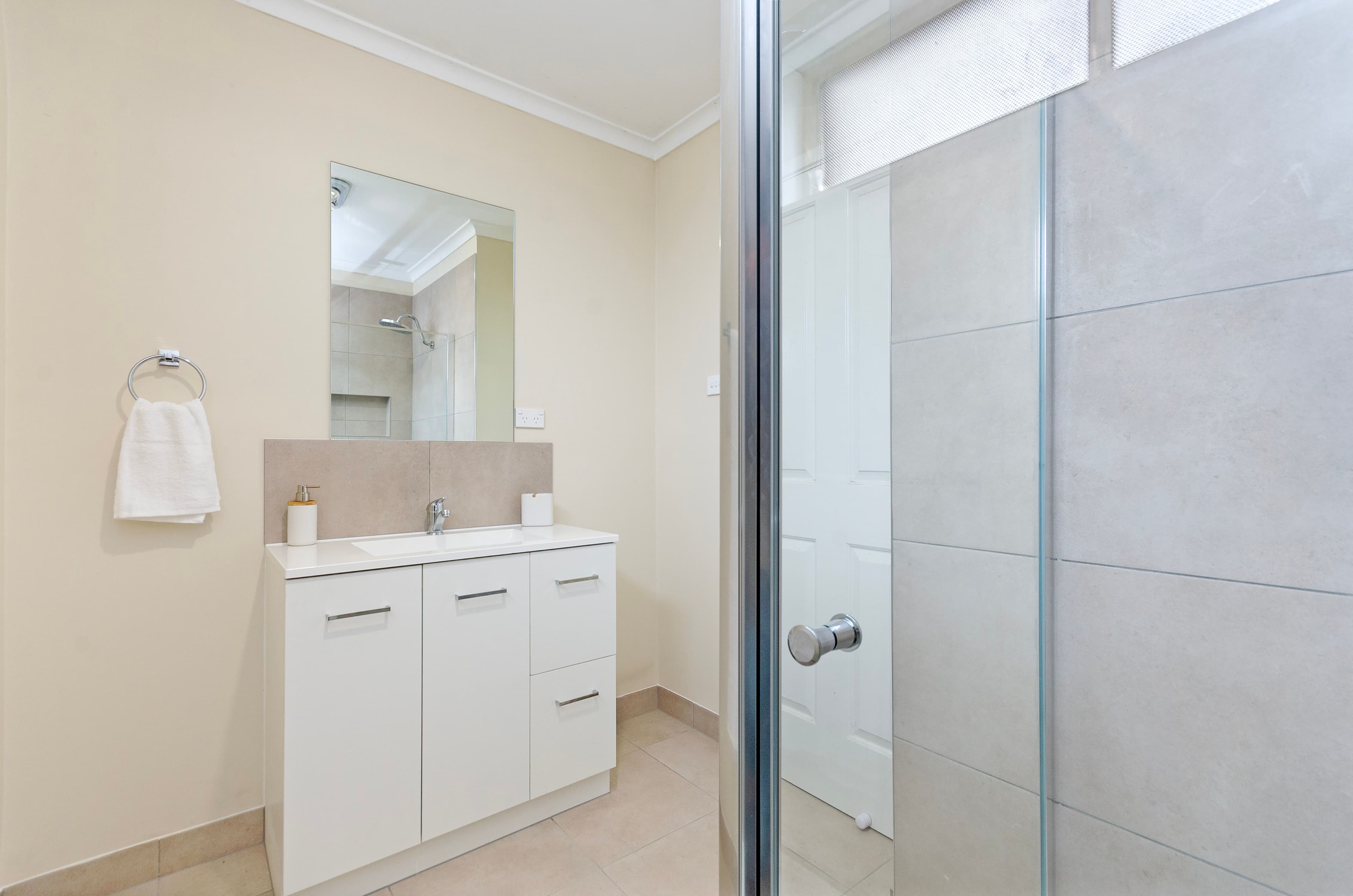 43 Fairfax Avenue, Warrnambool VIC 3280, Warrnambool - Thumbnail 7