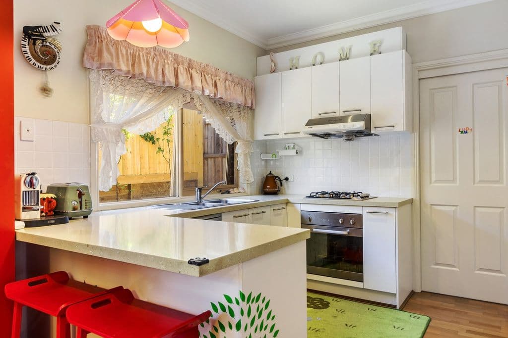 25 Kneale Drive, Box Hill North VIC 3129, Box Hill North - Thumbnail 2