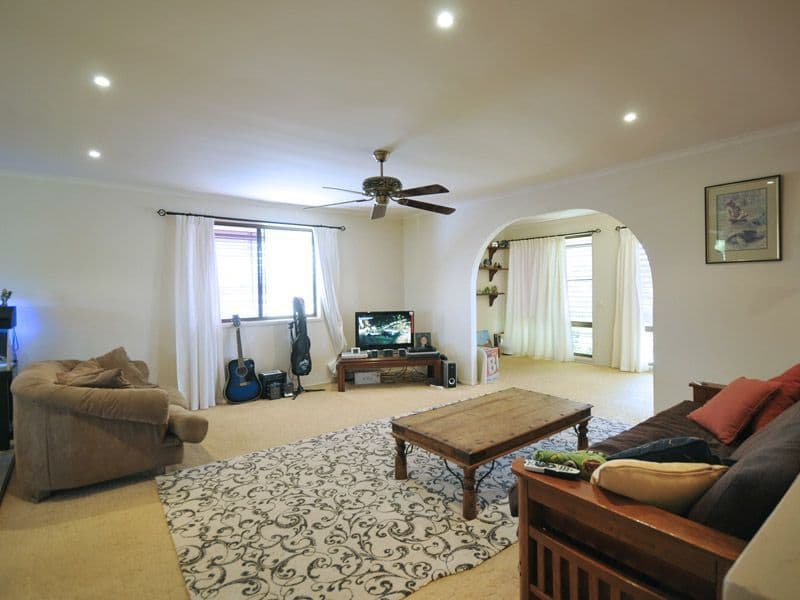 18 Satinwood Place, PALM BEACH QLD 4221, Palm Beach - Thumbnail 6