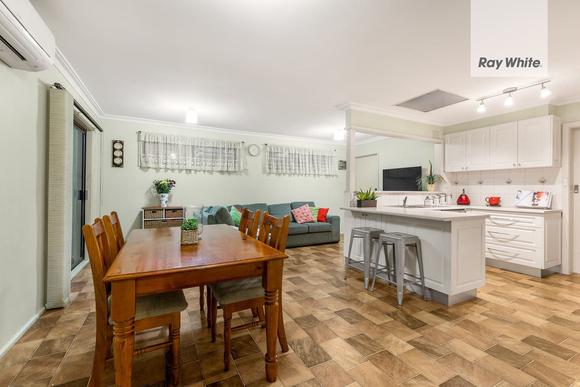4 Luton Way, Bundoora VIC 3083, Bundoora - Thumbnail 4