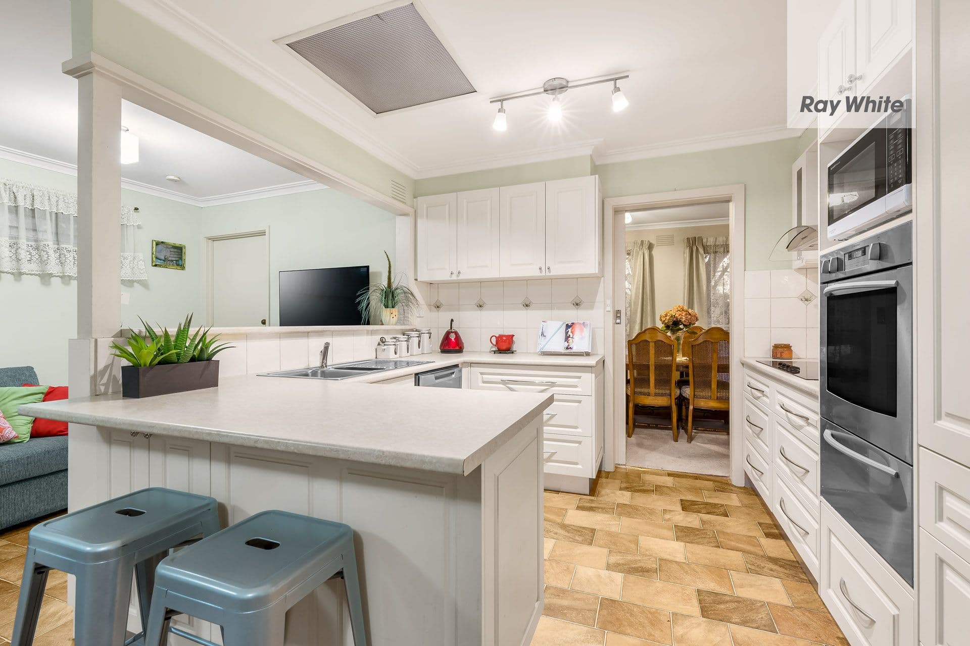 4 Luton Way, Bundoora VIC 3083, Bundoora - Thumbnail 5