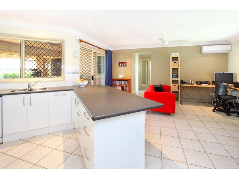 10 Johnston Avenue, BIRKDALE QLD 4159, Birkdale - Thumbnail 3