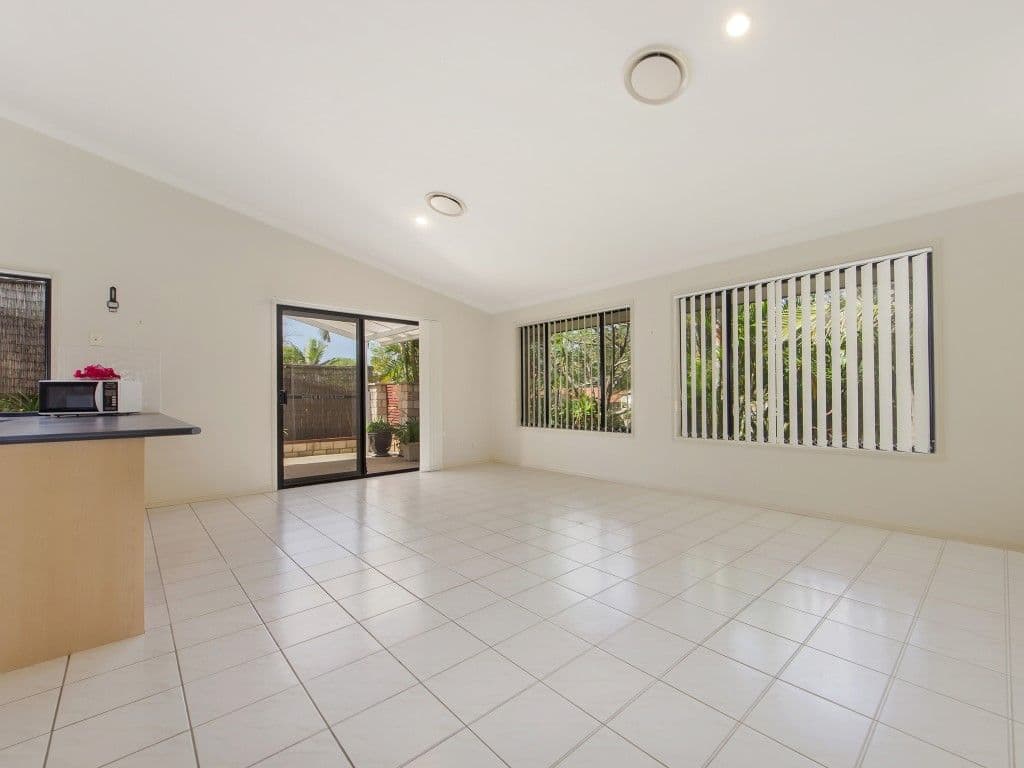 35 Wonga Street, BURLEIGH HEADS QLD 4220, Burleigh Heads - Thumbnail 3