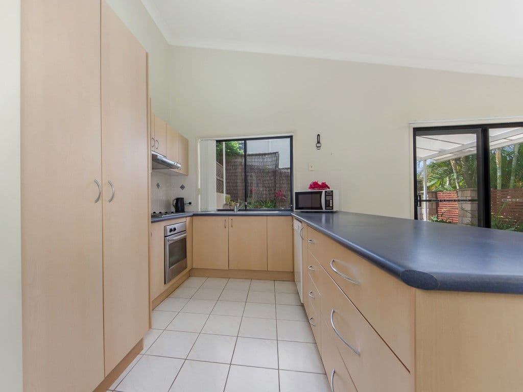 35 Wonga Street, BURLEIGH HEADS QLD 4220, Burleigh Heads - Thumbnail 4