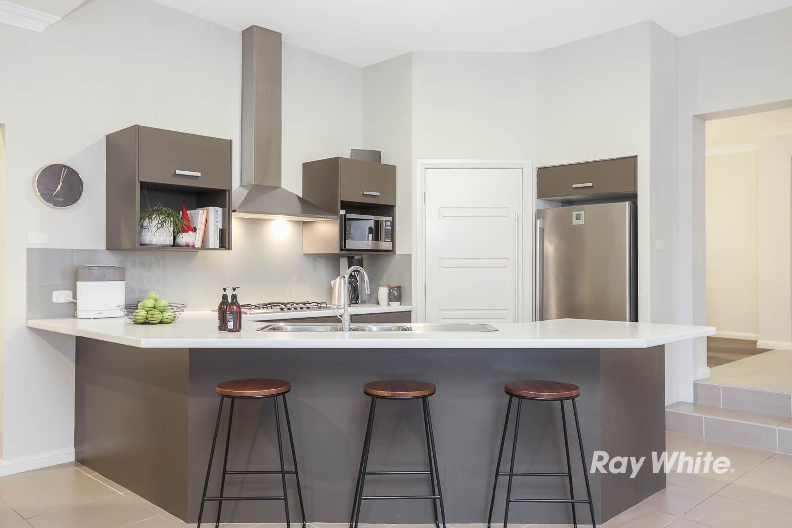 15 Chessington Terrace, Beaumont Hills - Thumbnail 3