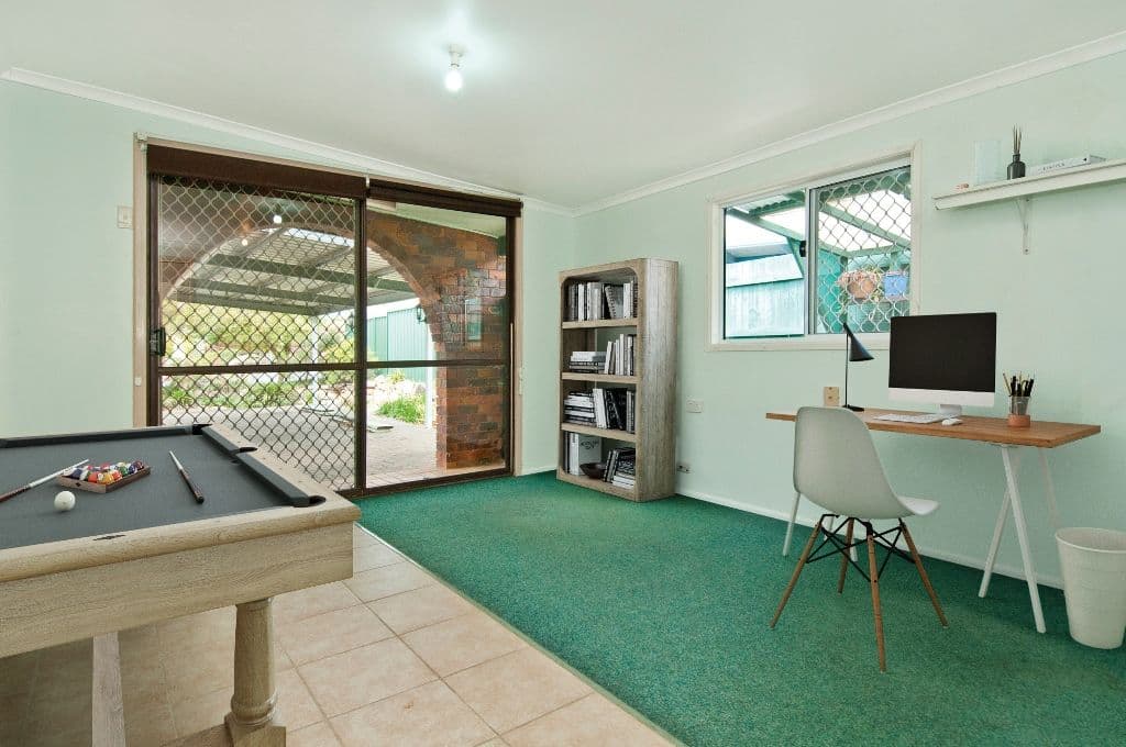 17 Limerick Drive, Crestmead QLD 4132, Crestmead - Thumbnail 2