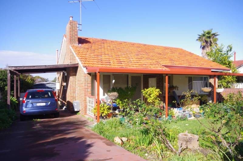 60 Fernhurst Crescent, BALGA WA 6061, Balga - Thumbnail 2