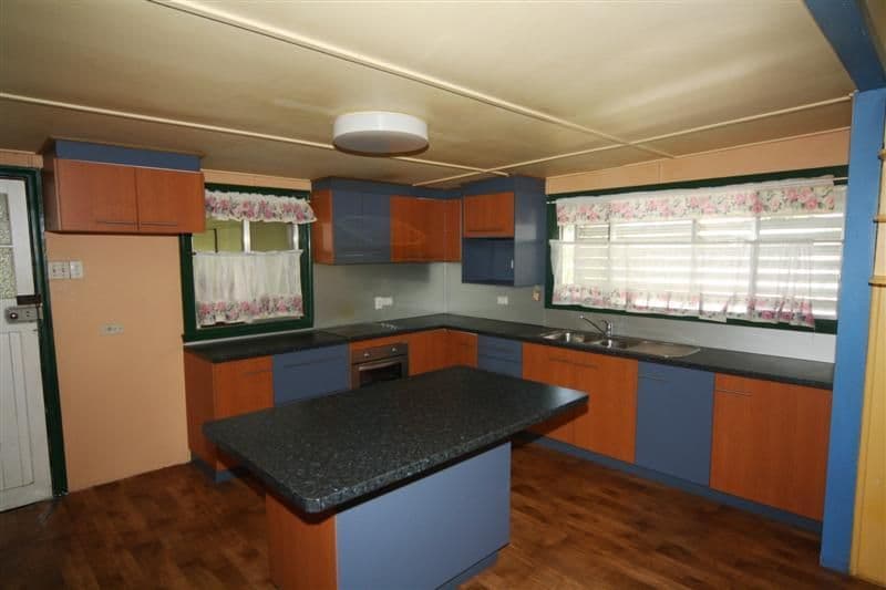 73 Nicholson Street, DALBY QLD 4405, Dalby - Thumbnail 2