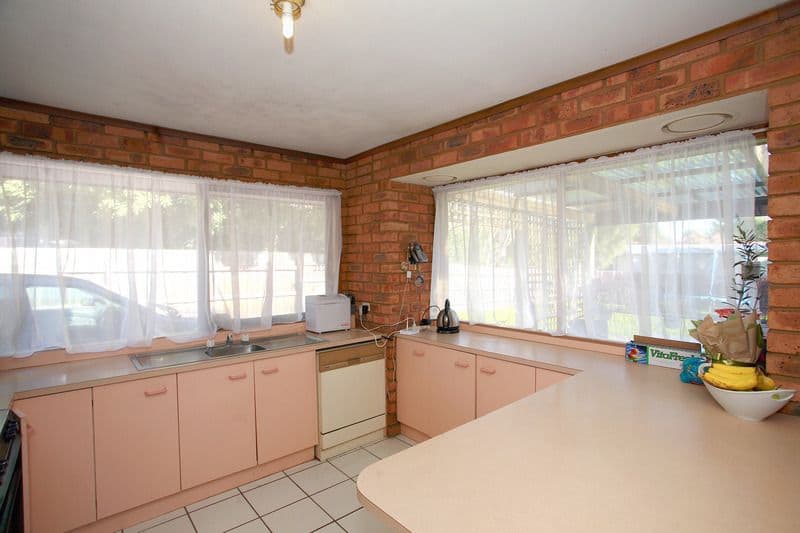 15 Broadwalk Avenue, ENDEAVOUR HILLS VIC 3802, Endeavour Hills - Thumbnail 2