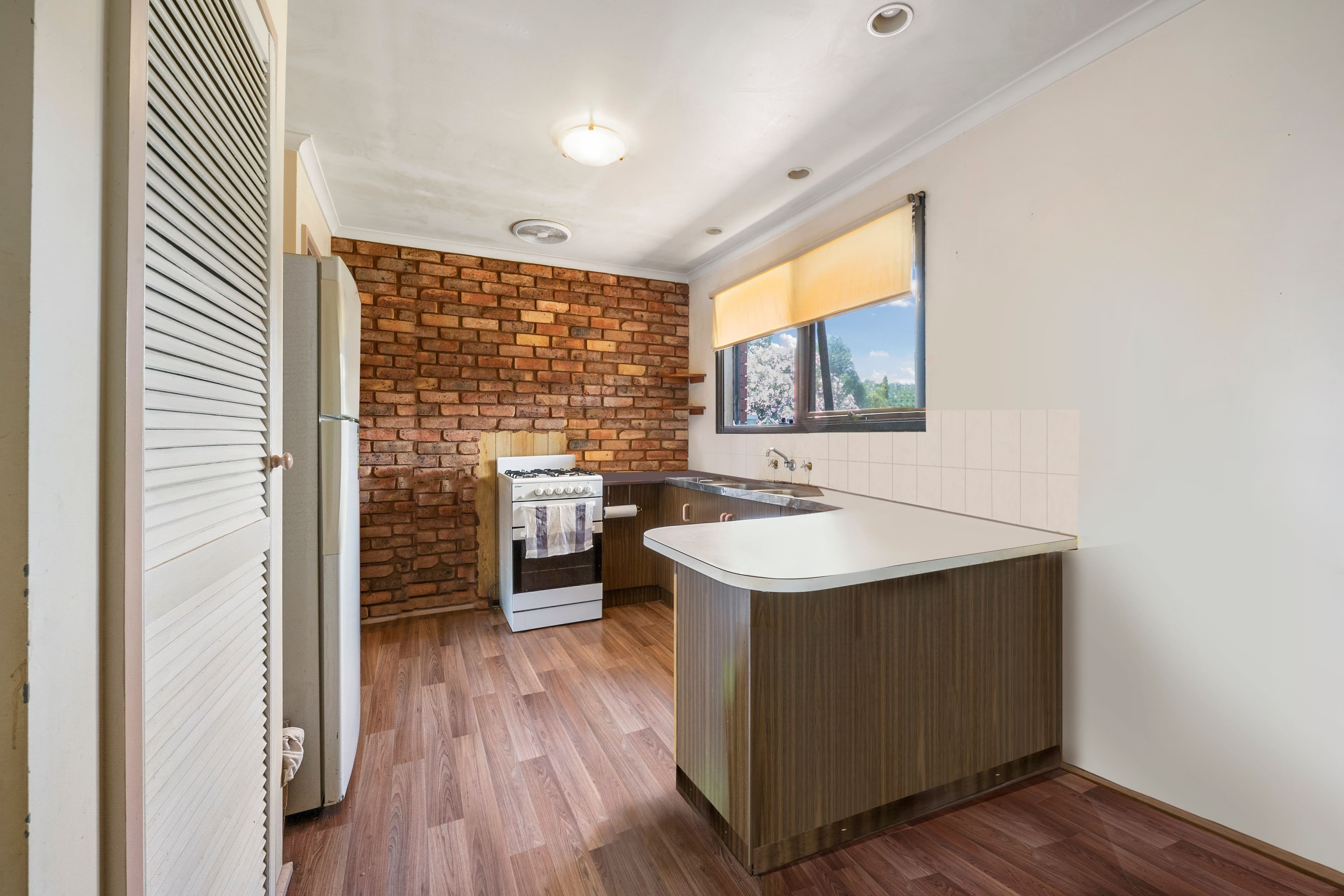 16 Wills Road, Melton South VIC 3338, Melton South - Thumbnail 4