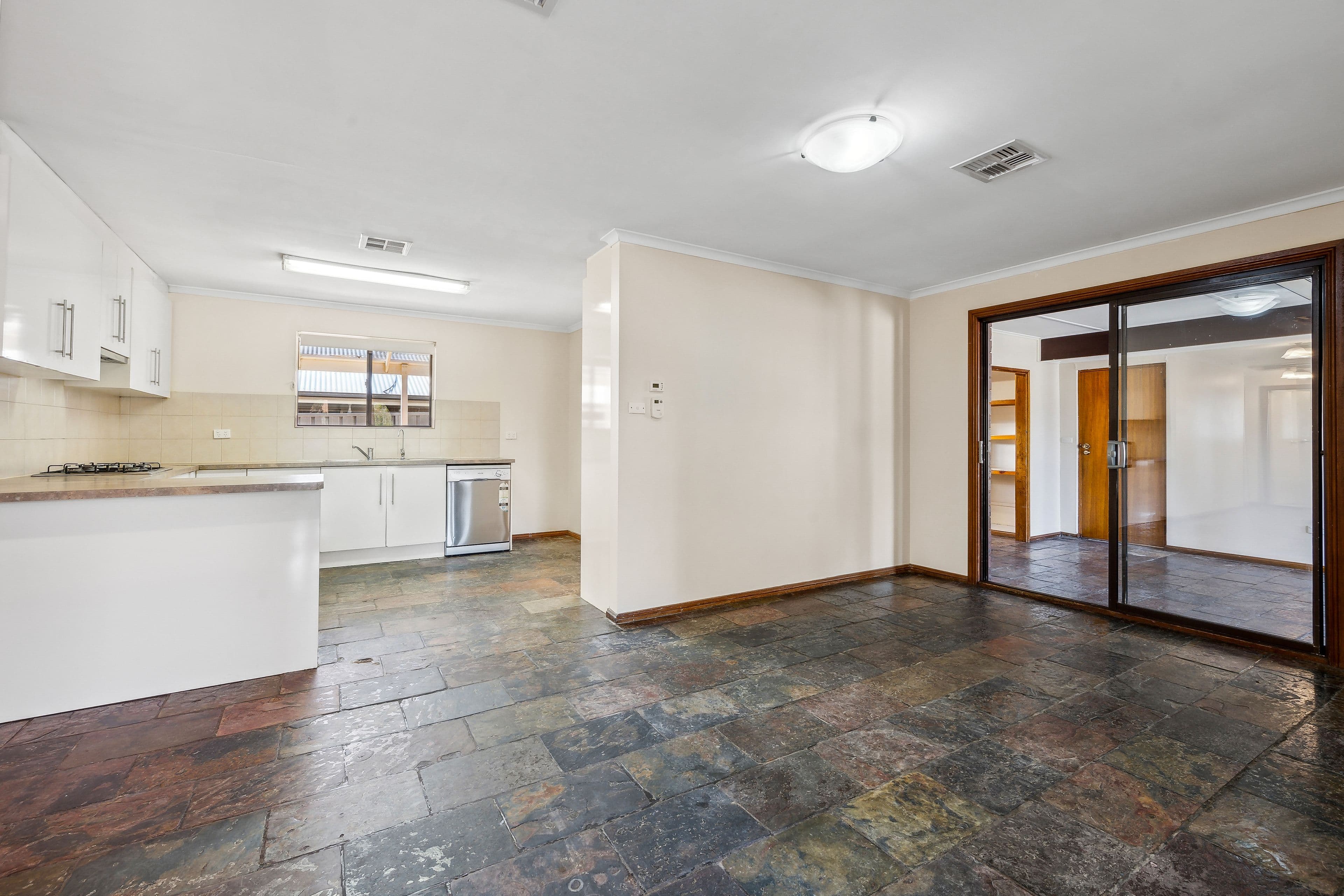 4 Flight Street, Morphett Vale SA 5162, Morphett Vale - Thumbnail 5