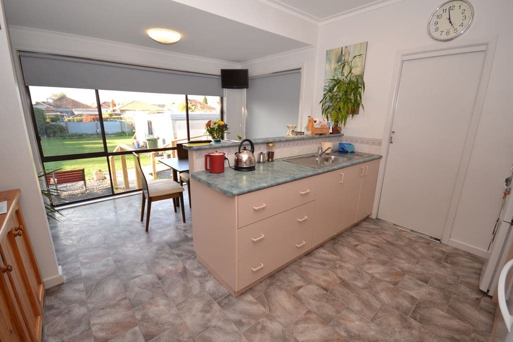 10 Bowden Street, WENDOUREE VIC 3355, Wendouree - Thumbnail 3