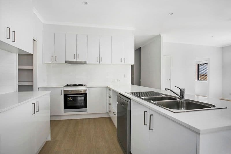 70 Finnegan Circuit, Oxley QLD 4075, Oxley - Thumbnail 2