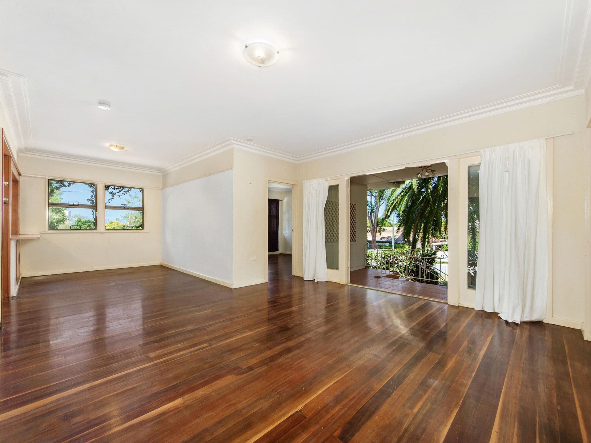 67 Falconer Street, Southport QLD 4215, Southport - Thumbnail 2