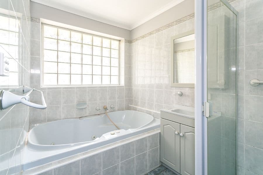 6 Wildwood Court, ALBANVALE VIC 3021, Albanvale - Thumbnail 5