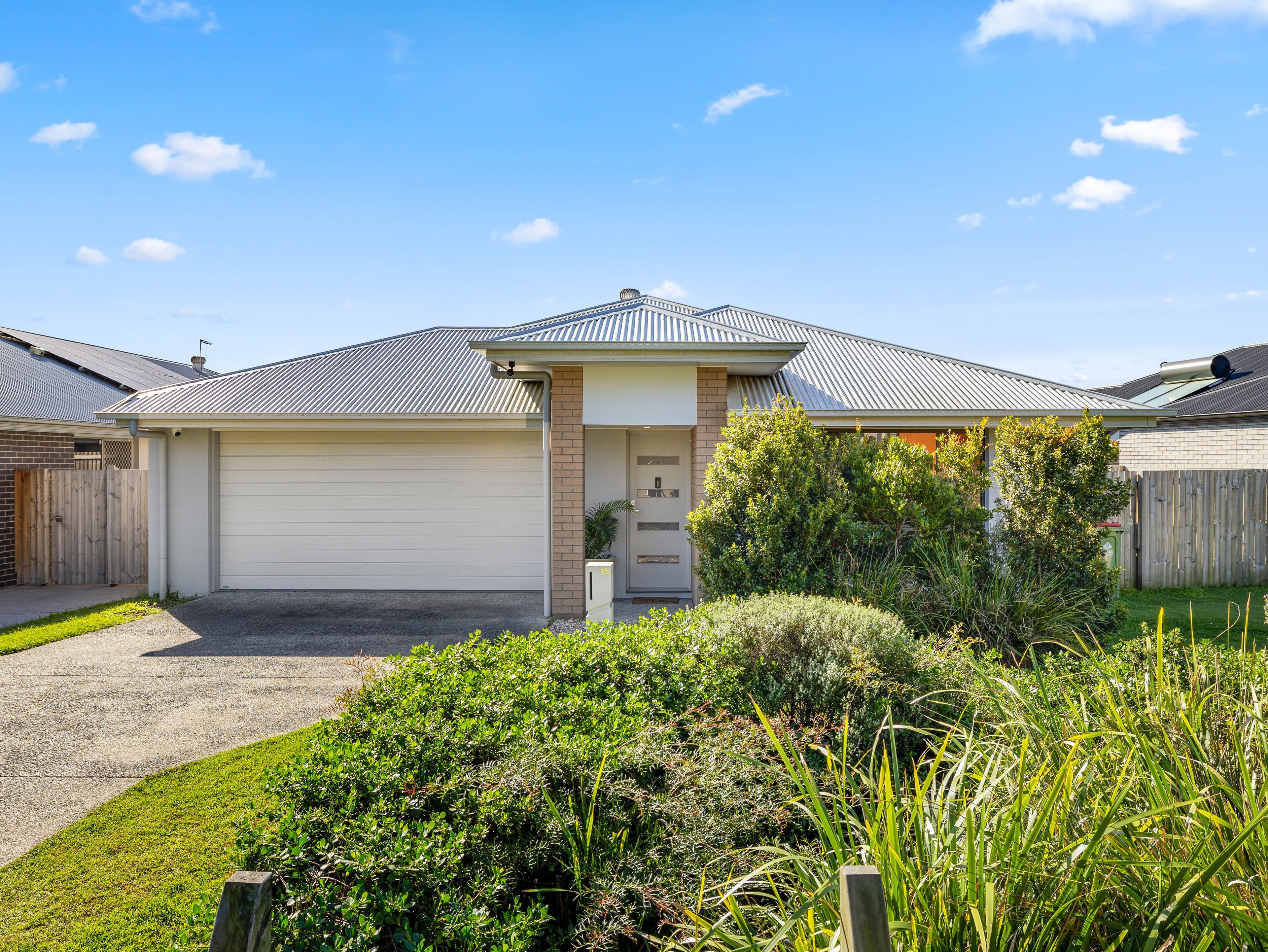 15 Jackson Place, Greenbank QLD 4124, Greenbank - Thumbnail 2