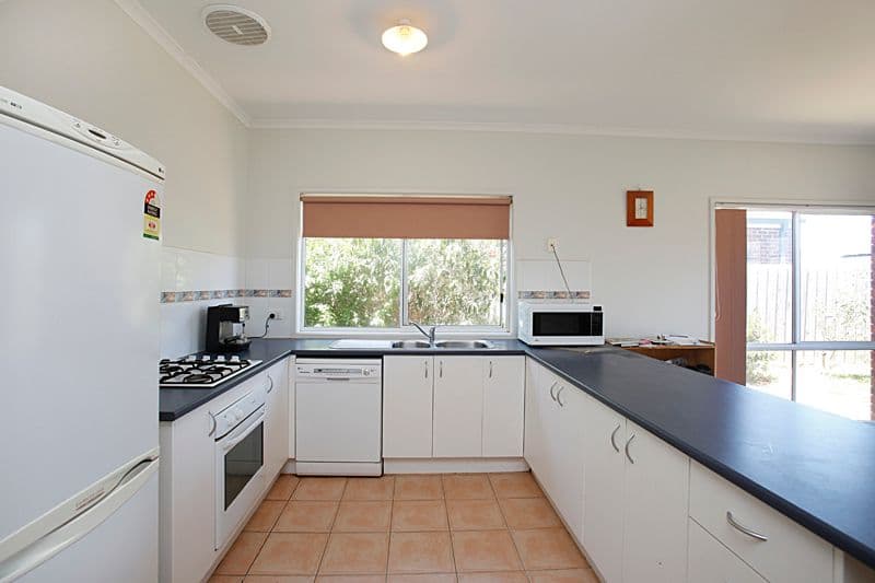 36 Baltimore Drive, POINT COOK VIC 3030, Point Cook - Thumbnail 5