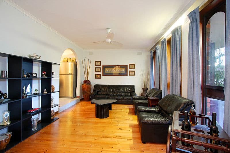 9 Johnson Drive, FERNTREE GULLY VIC 3156, Ferntree Gully - Thumbnail 2