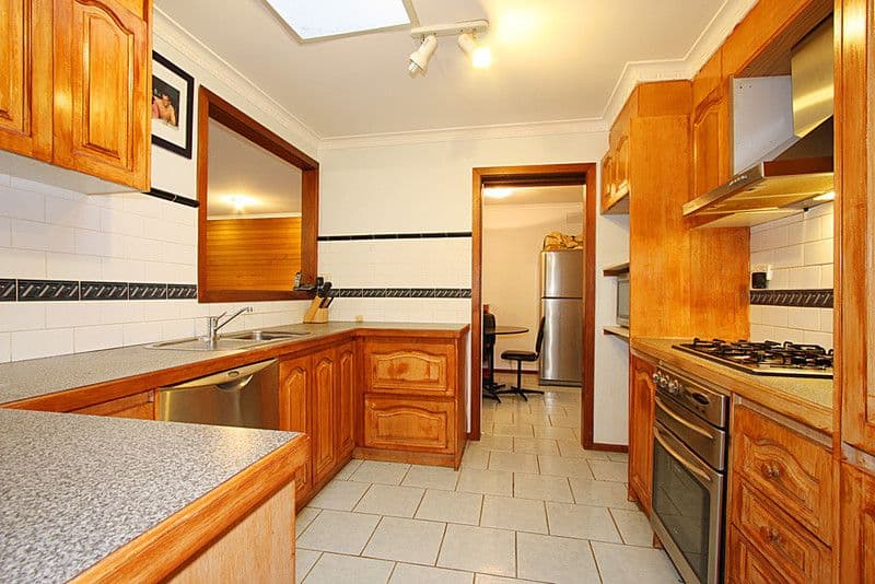 9 Johnson Drive, FERNTREE GULLY VIC 3156, Ferntree Gully - Thumbnail 3