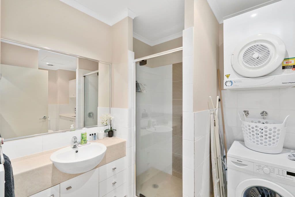 24 Parker Street, Labrador QLD 4215, Labrador - Thumbnail 8