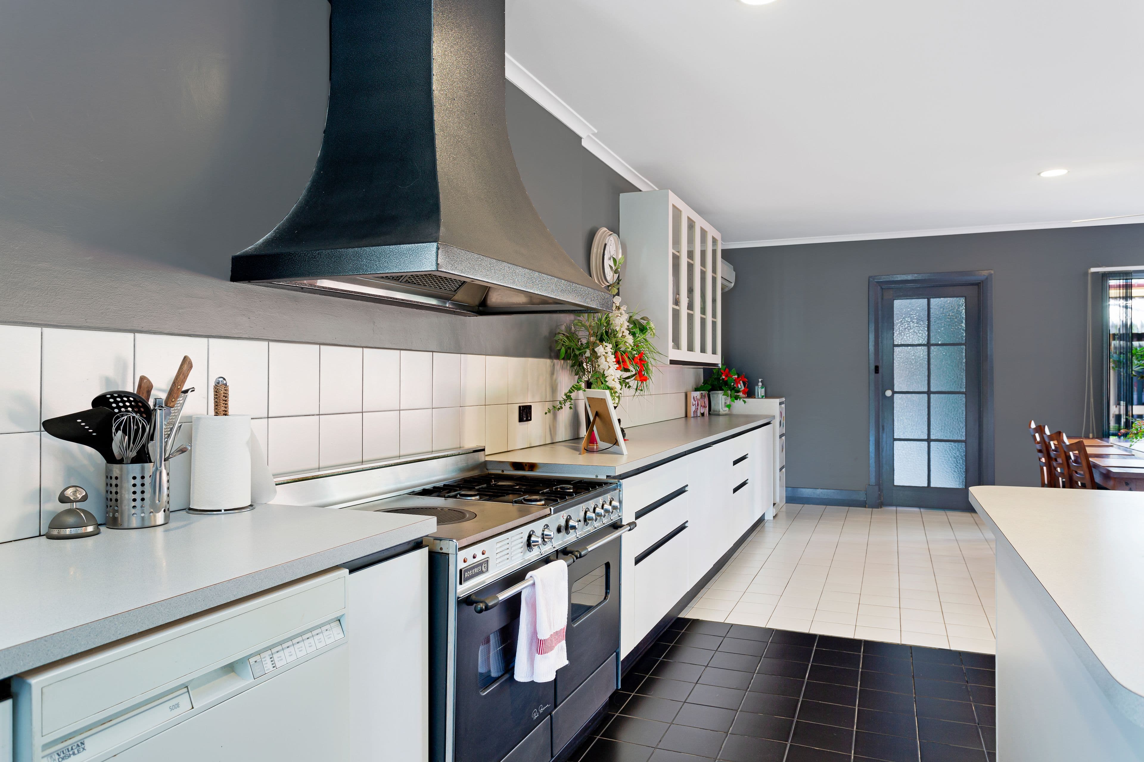 21 Ruthven Avenue, Glandore SA 5037, Glandore - Thumbnail 6