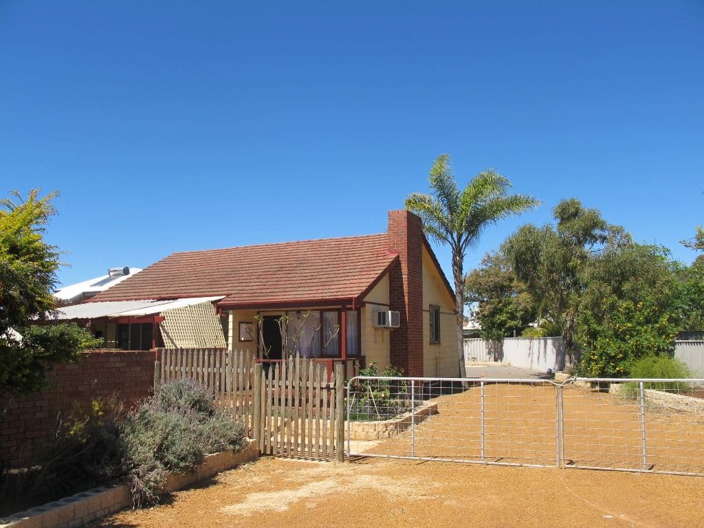 4 Lorna Street, BERESFORD WA 6530, Beresford - Thumbnail 5