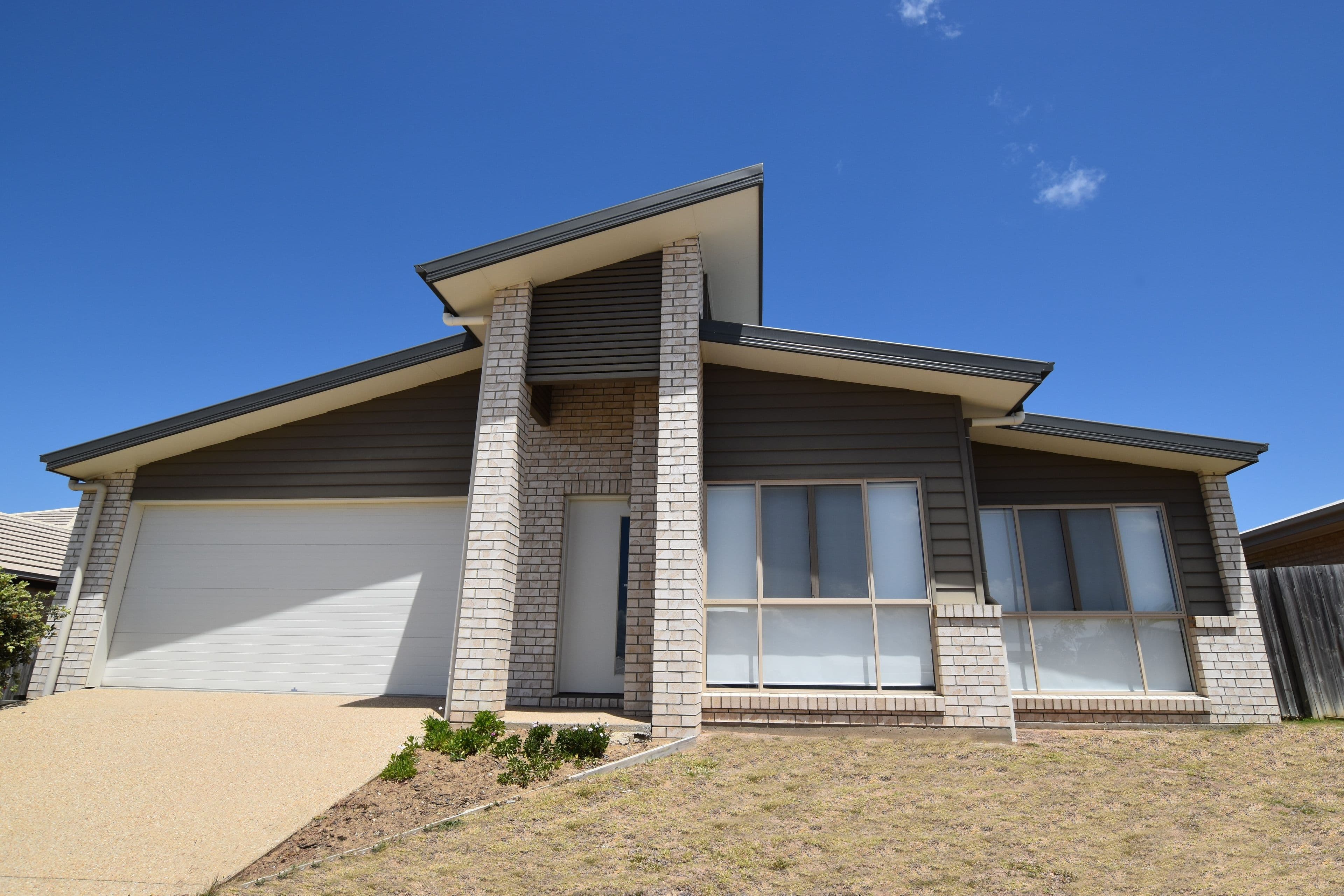 11 Carnarvon Parade, New Auckland QLD 4680, New Auckland - Image 1