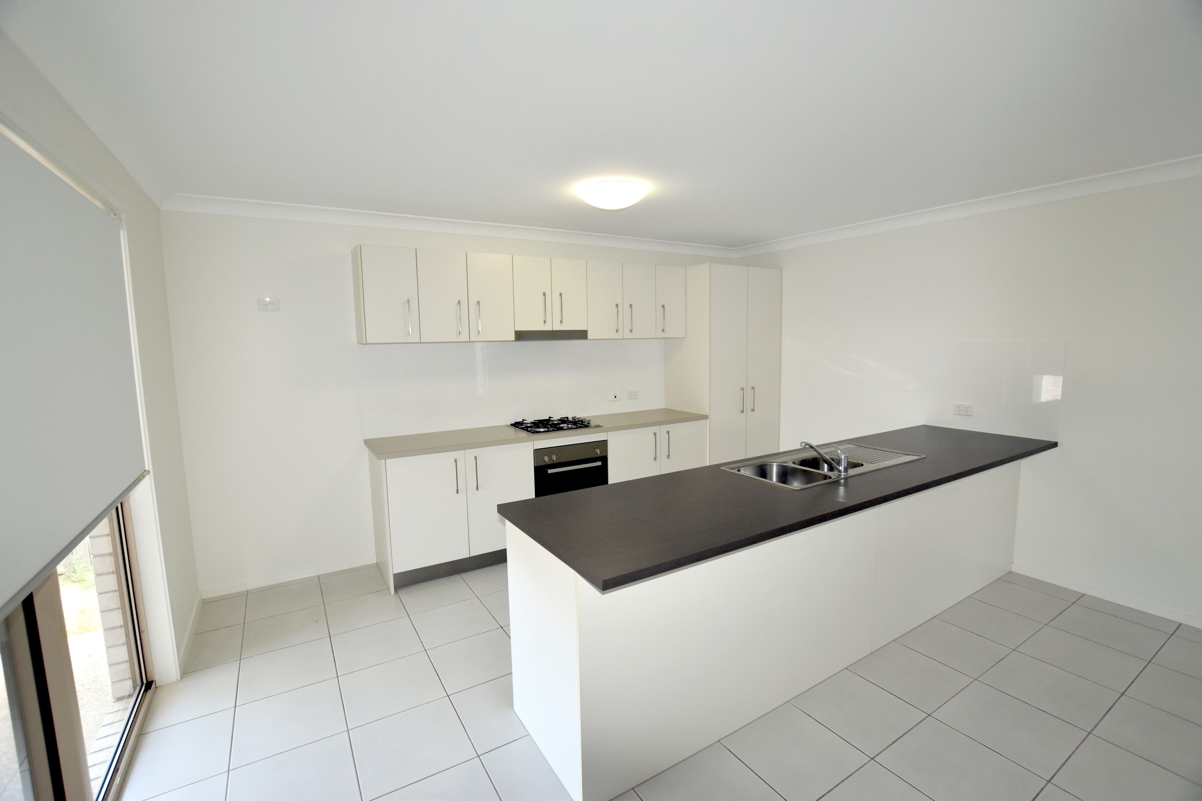 11 Carnarvon Parade, New Auckland QLD 4680, New Auckland - Thumbnail 4