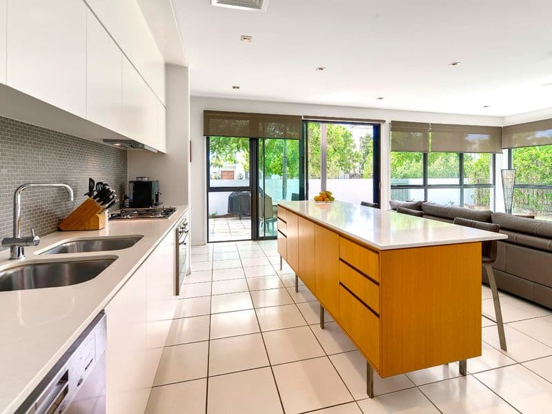 2 Shore Crescent, BULIMBA QLD 4171, Bulimba - Thumbnail 5