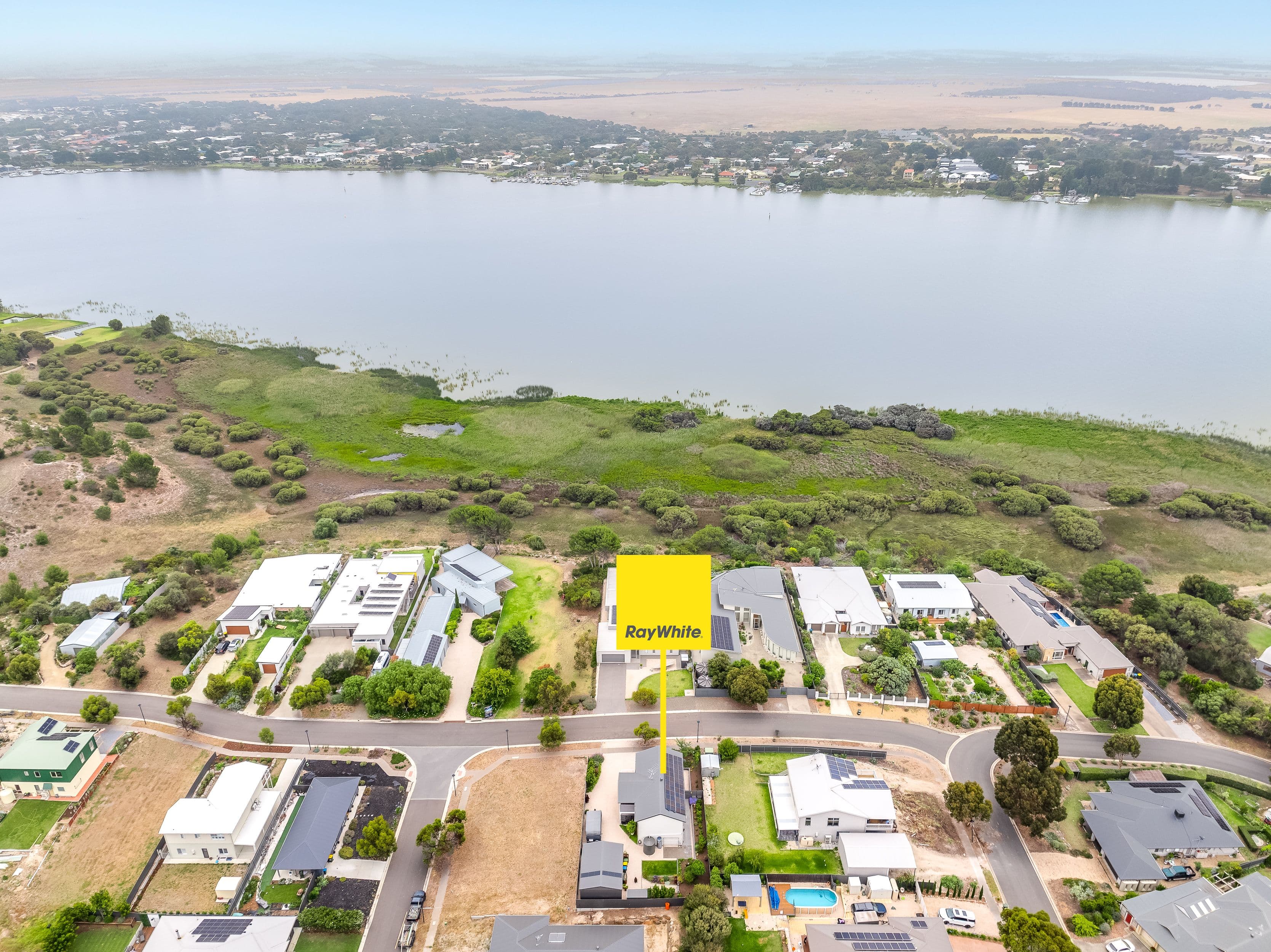 9 Fraser Drive, Hindmarsh Island SA 5214, Hindmarsh Island - Thumbnail 2