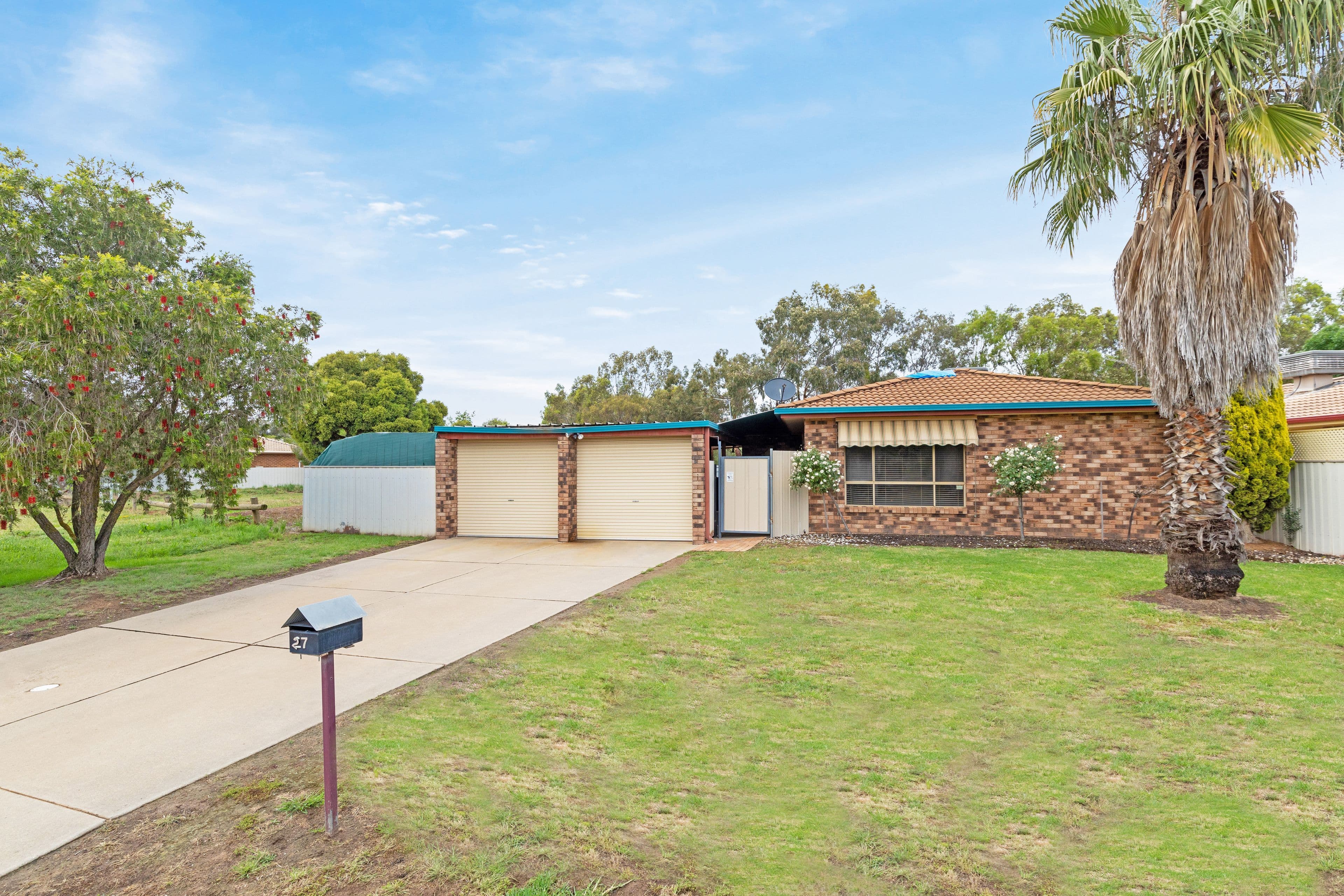 27 Karoom Drive, Glenfield Park NSW 2650, Glenfield Park - Image 1