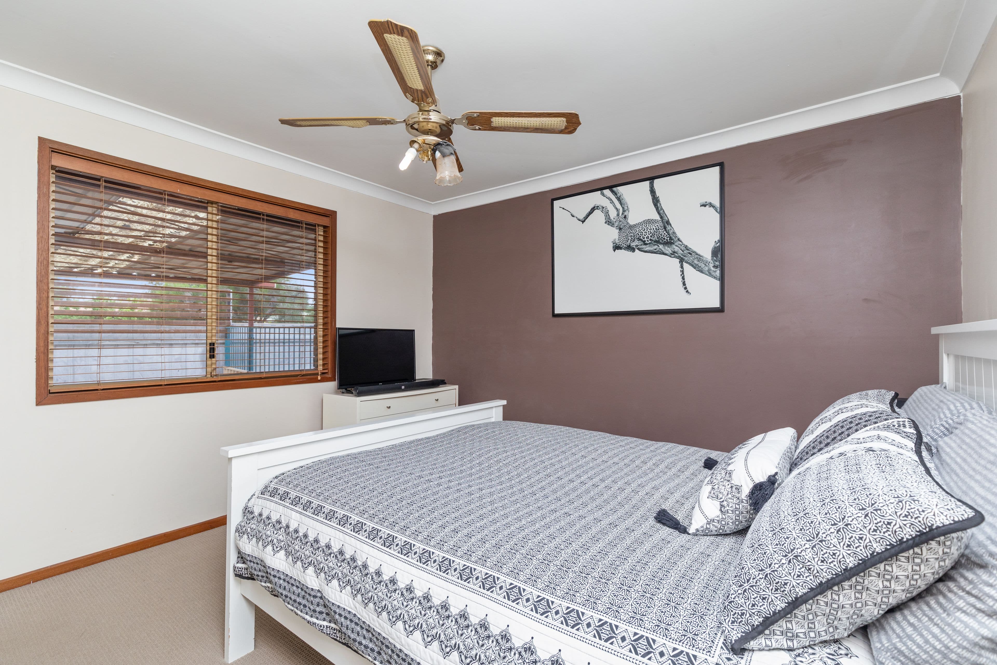 27 Karoom Drive, Glenfield Park NSW 2650, Glenfield Park - Thumbnail 5