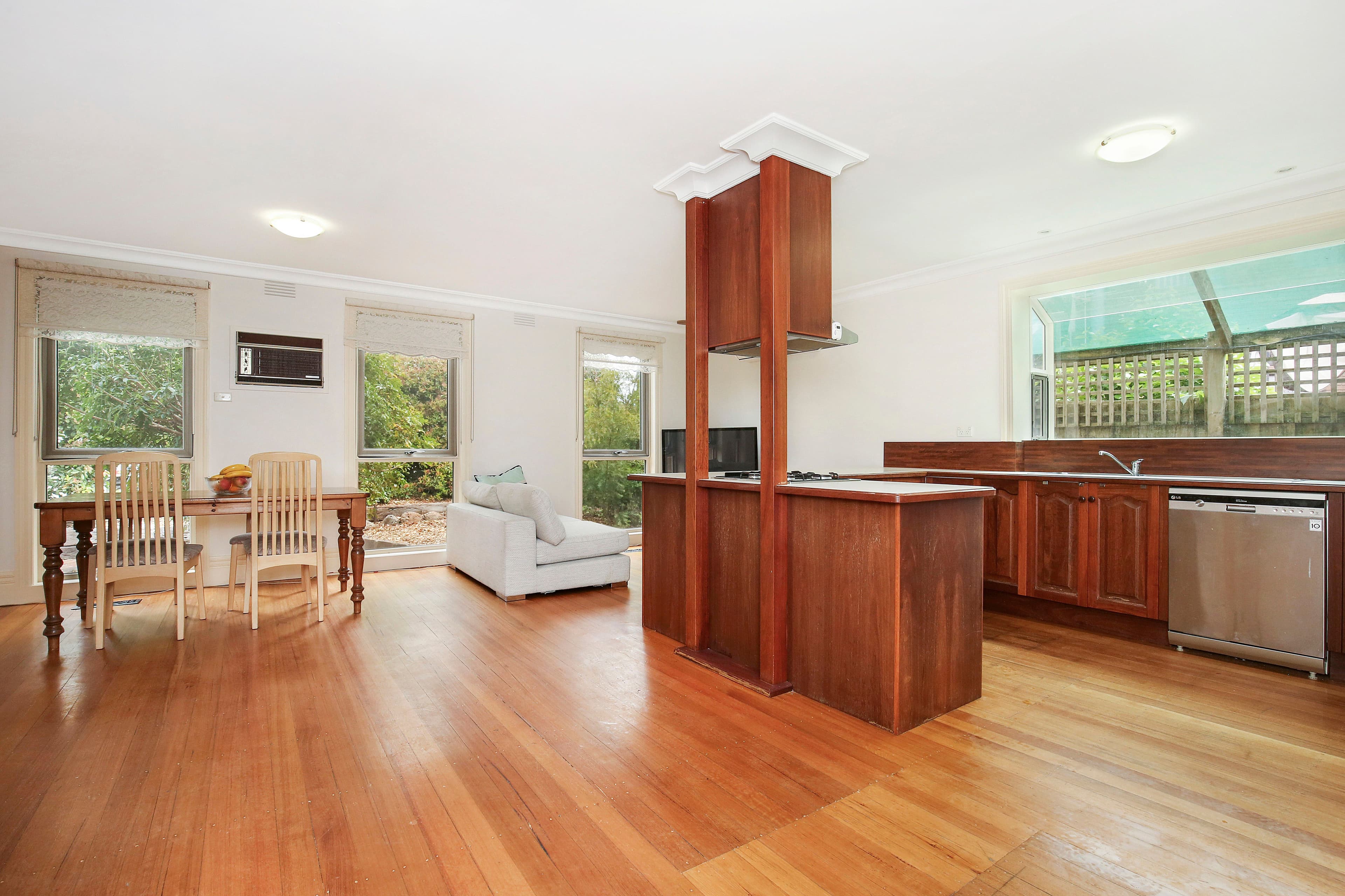 2 Casey Drive, Lalor VIC 3075, Lalor - Thumbnail 4