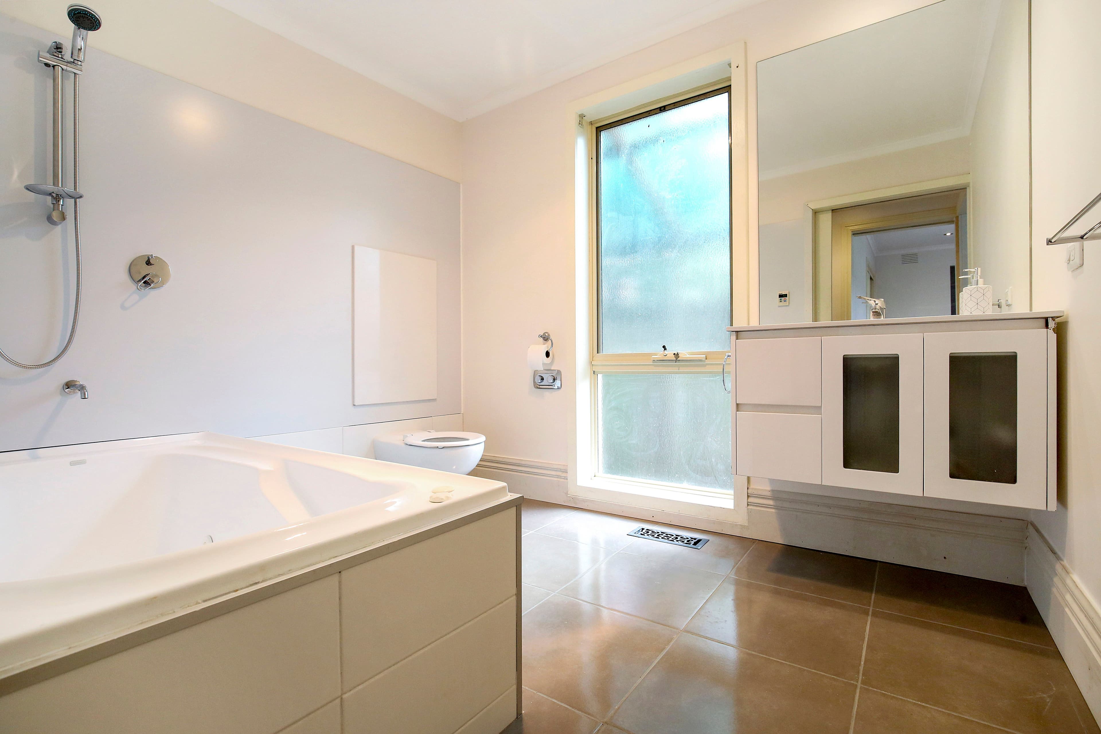 2 Casey Drive, Lalor VIC 3075, Lalor - Thumbnail 8