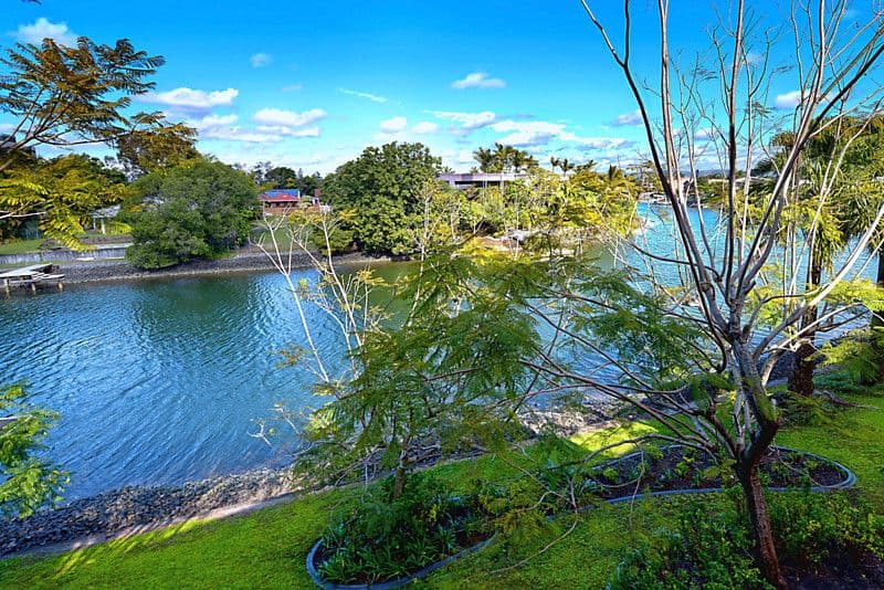 24 Slatyer Avenue, BUNDALL QLD 4217, Bundall - Thumbnail 3