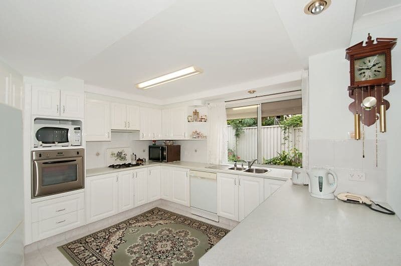 11 Cooper Parade, SOUTHPORT QLD 4215, Southport - Thumbnail 2
