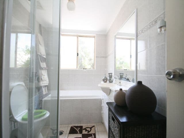 25 Cairds Avenue, BANKSTOWN NSW 2200, Bankstown - Thumbnail 3