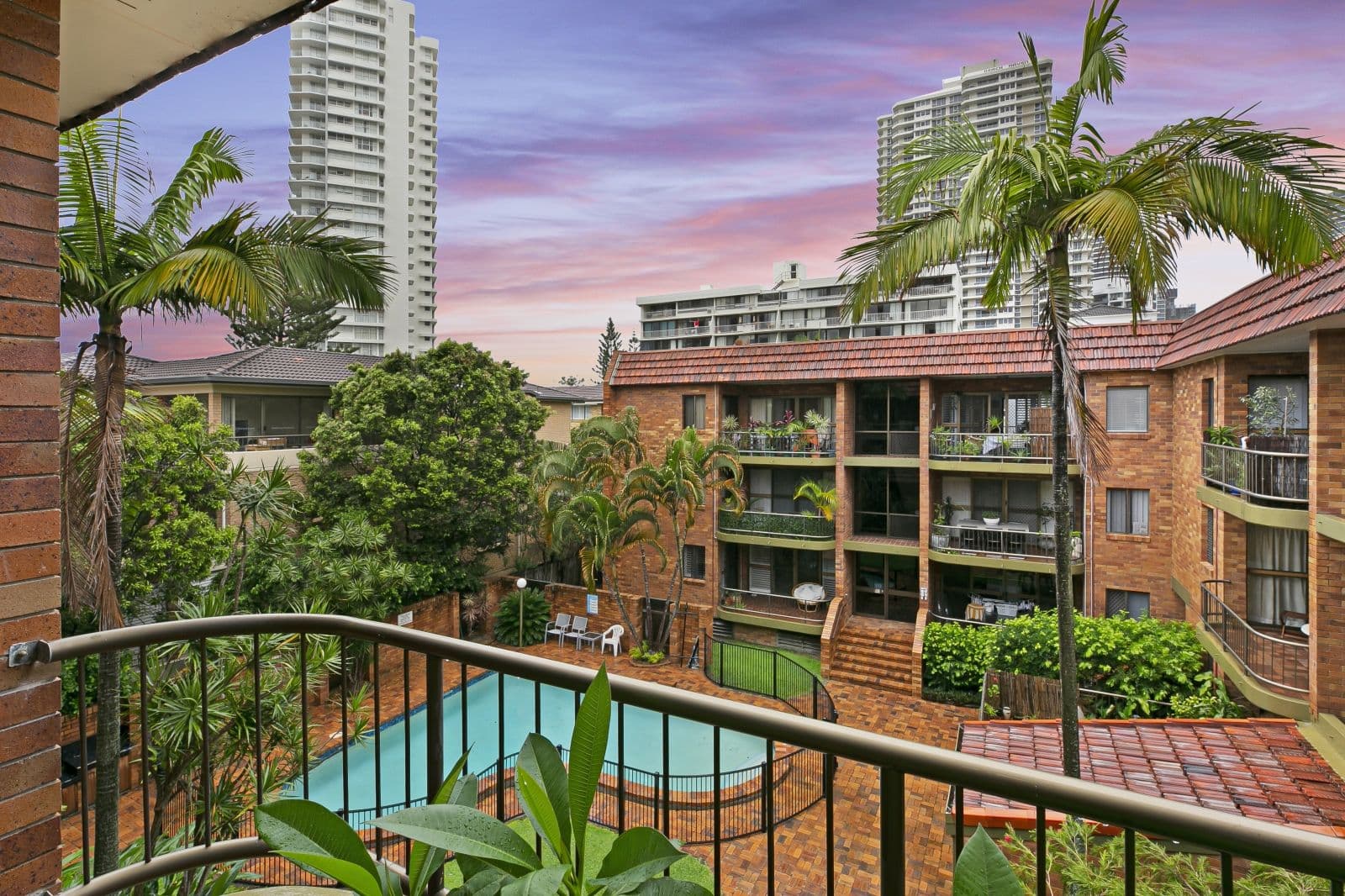7 Federation Avenue, Broadbeach QLD 4218, Broadbeach - Thumbnail 2